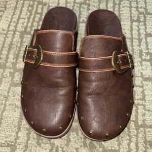 Brown Leather Slip-On Clogs with Brass Buckle